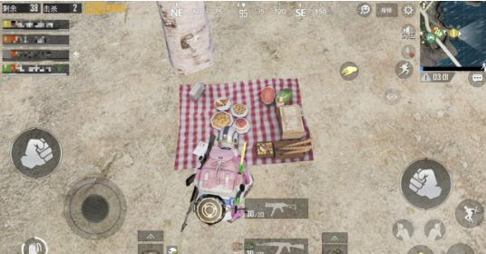 绝地求生如何用平底锅挡头